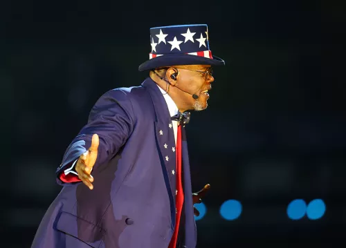 Samuel L. Jackson bei der Halftime Show des Super Bowls 2025